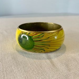 Vintage yellow bangle with peacock feather‎
